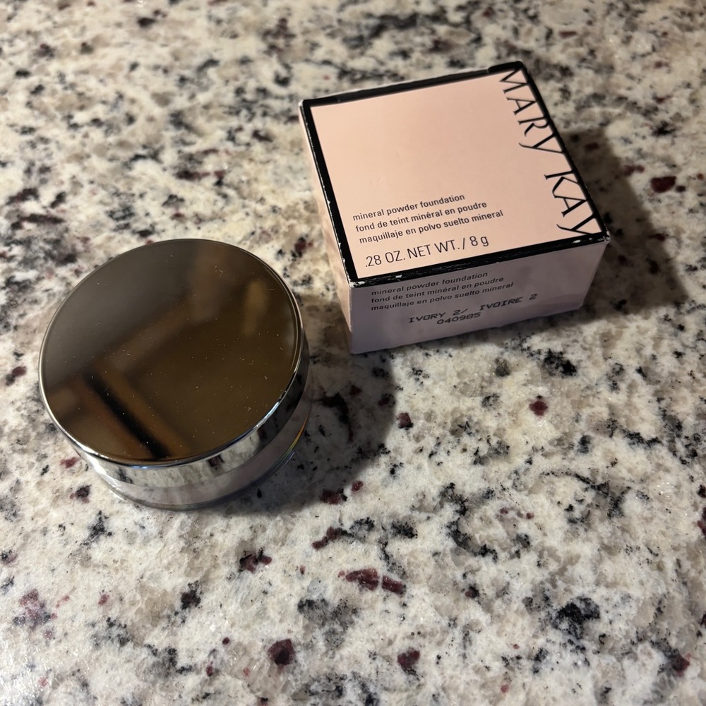 Mary Kay Mineral Powder Foundation - Ivory 2 | New in Box